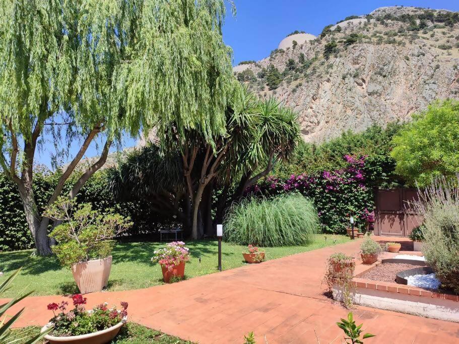 Da Nonna Cettina Appartamento In Villa Con Piscina Palermo Exterior photo